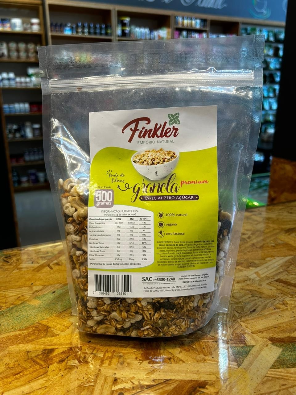 Granola Premium Especial Zero Açúcar Finkler – 500g Granola 100% natural, vegana, zero lactose e sem adição de açúcar, rica em fibras e feita com castanhas, frutas secas, sementes e cereais selecionados. Ideal para uma alimentação equilibrada, oferecendo 